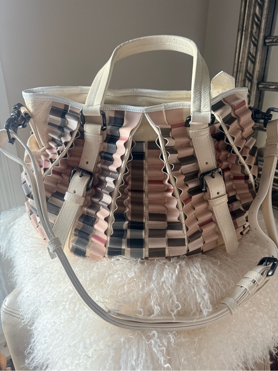 Burberry Handbags - ⭐️🔥RARE Burberry Runway Prorsum "Lowry" Cartridge Pleat Tote Authentic